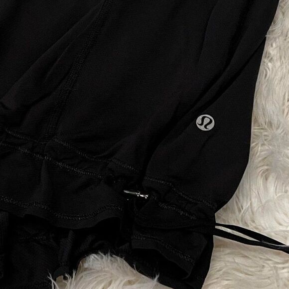 Lululemon Hustle and Bustle leaf tank top with drawstring at waist size 6 - Picture 4 of 4